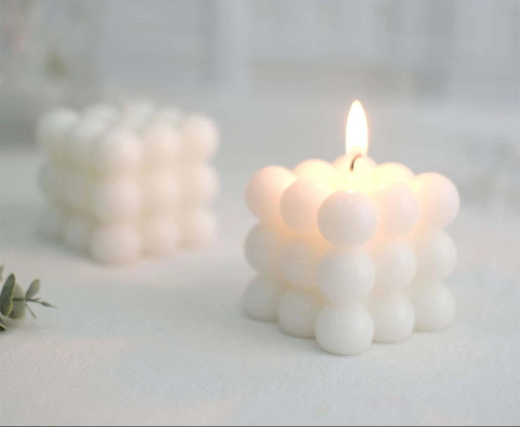 Amara | Vanillegeurende kubuskaars – Decoratieve sojawaskaars voor thuis, op kantoor en feestjes