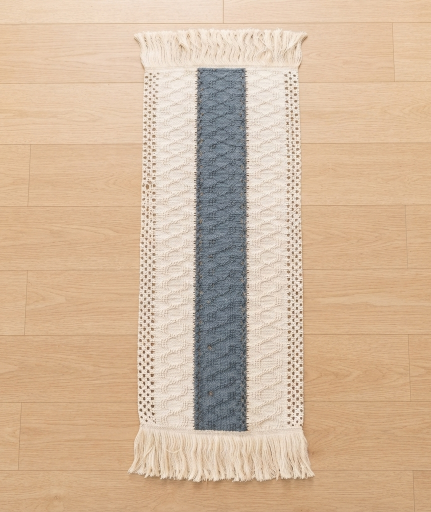Lenora | Boho tafelloper met kwastjes – een stijlvolle tafeldecoratie voor een landelijke of bruiloftsomgeving.